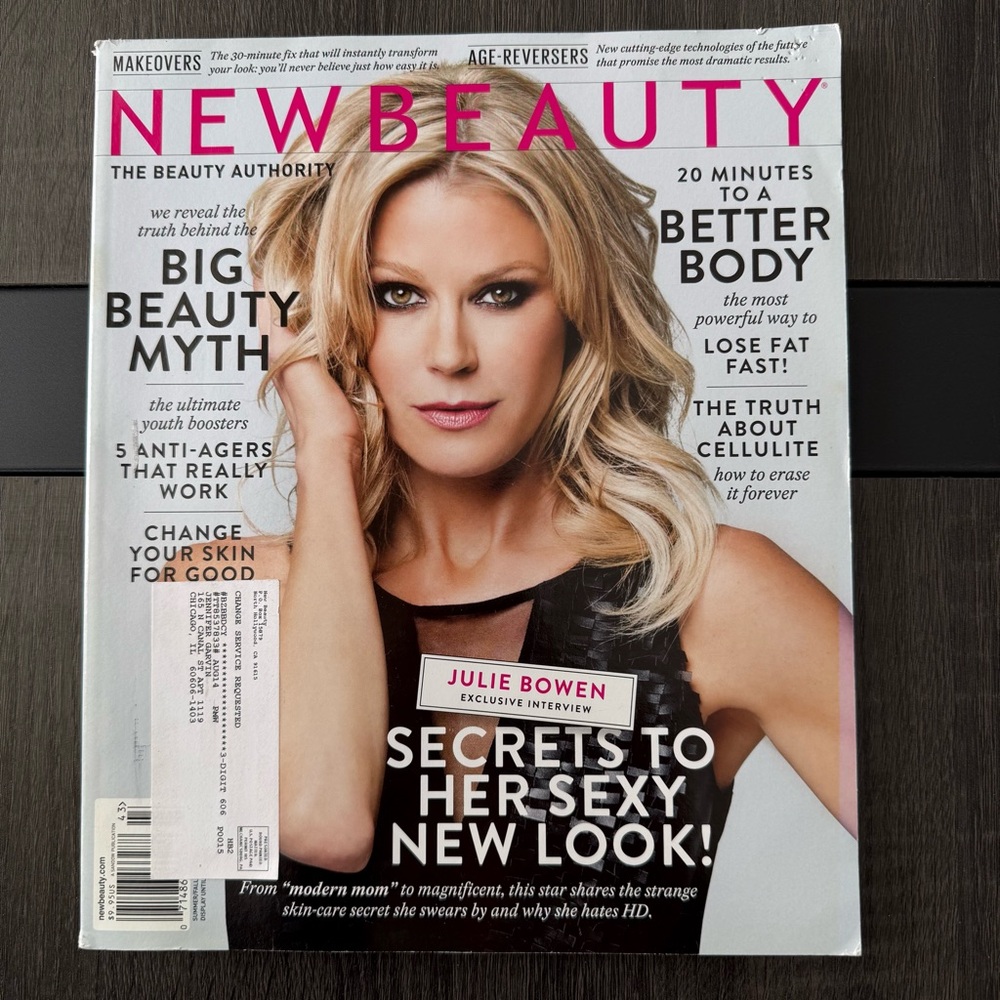 NewBeauty Magazine Summer / Fall 2014 - Julie Bowen Cover
